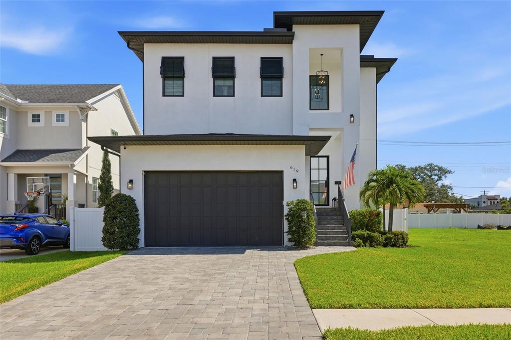 Photo of 619 Danube Avenue, Tampa, FL 33606 (MLS # TB8546310)