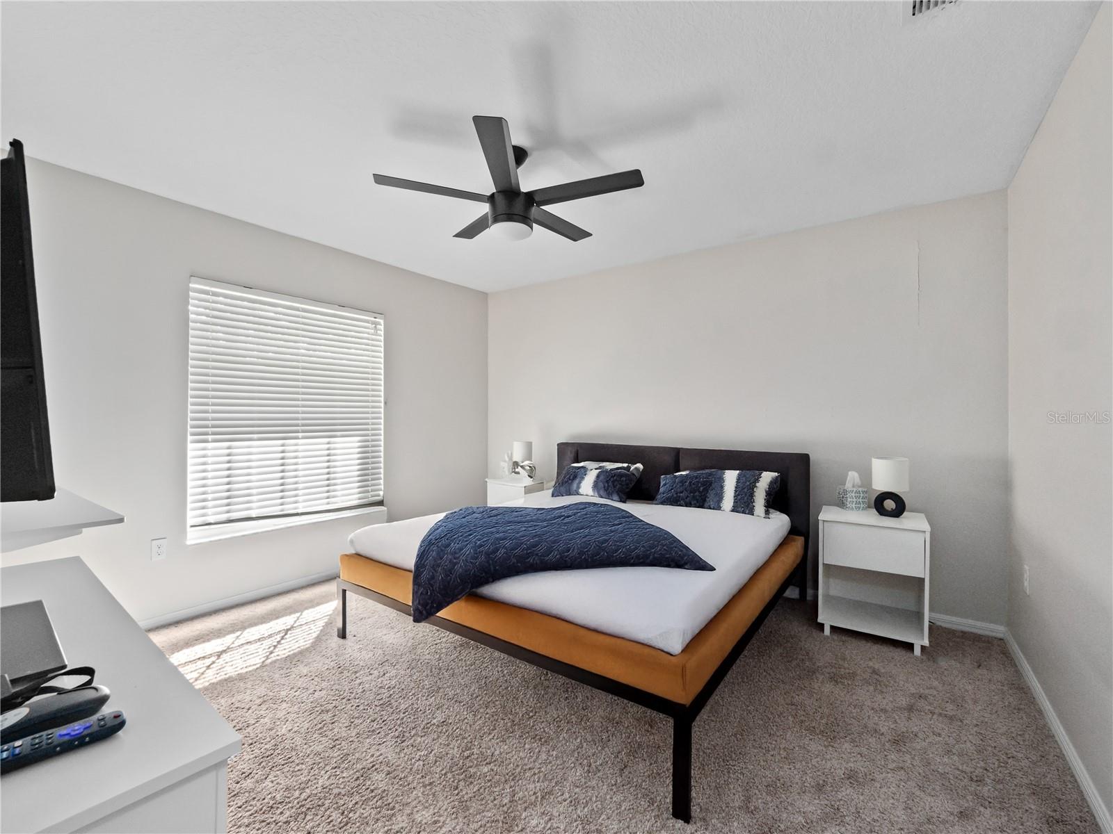 EAST LAKE RESERVE AT NARCOOSSEE UNIT 3 - Residential Lease