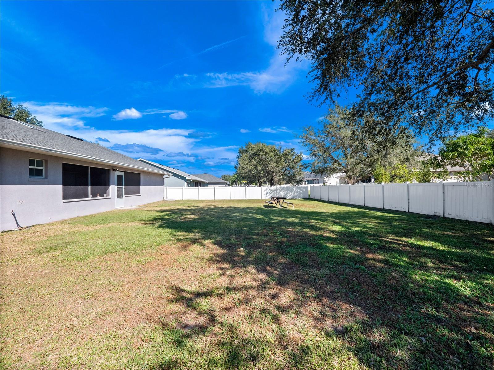 EAST LAKE RESERVE AT NARCOOSSEE UNIT 3 - Residential Lease