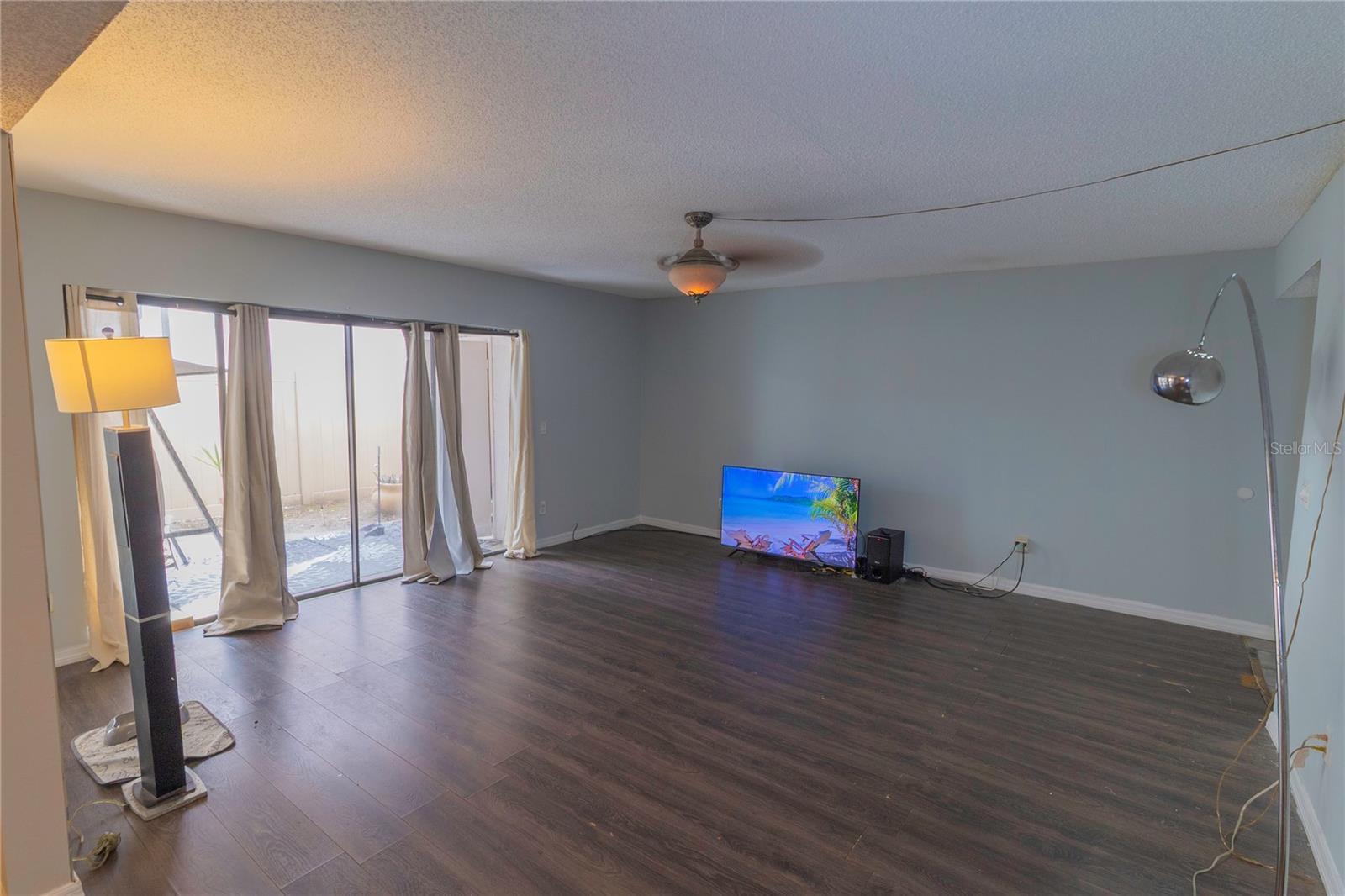 RIVER OAKS CONDO I - Residential