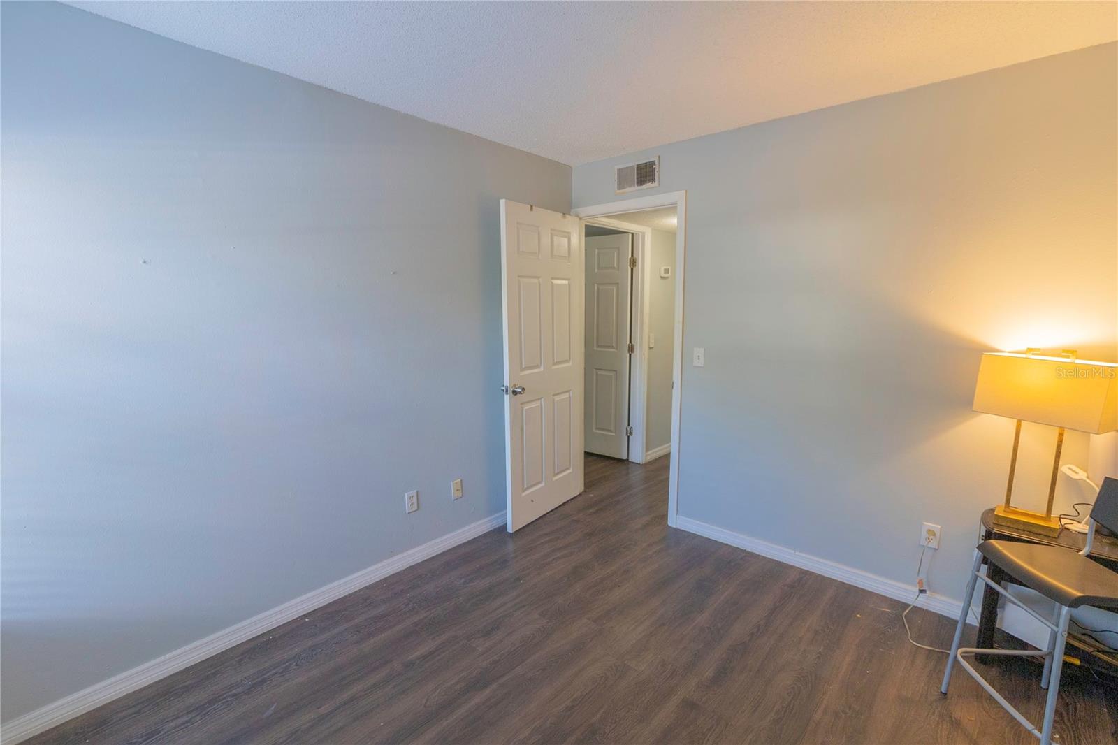 RIVER OAKS CONDO I - Residential