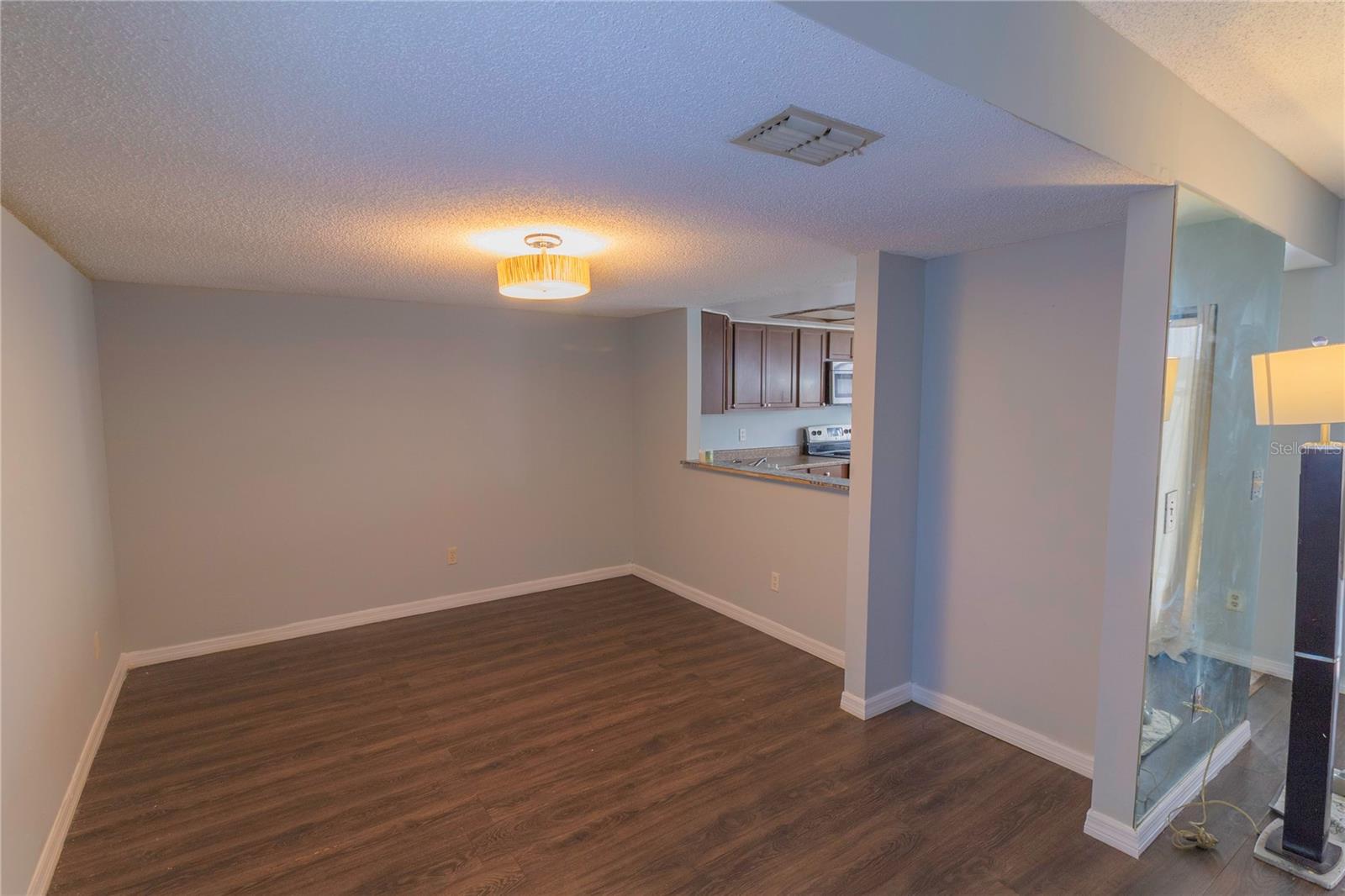 RIVER OAKS CONDO I - Residential