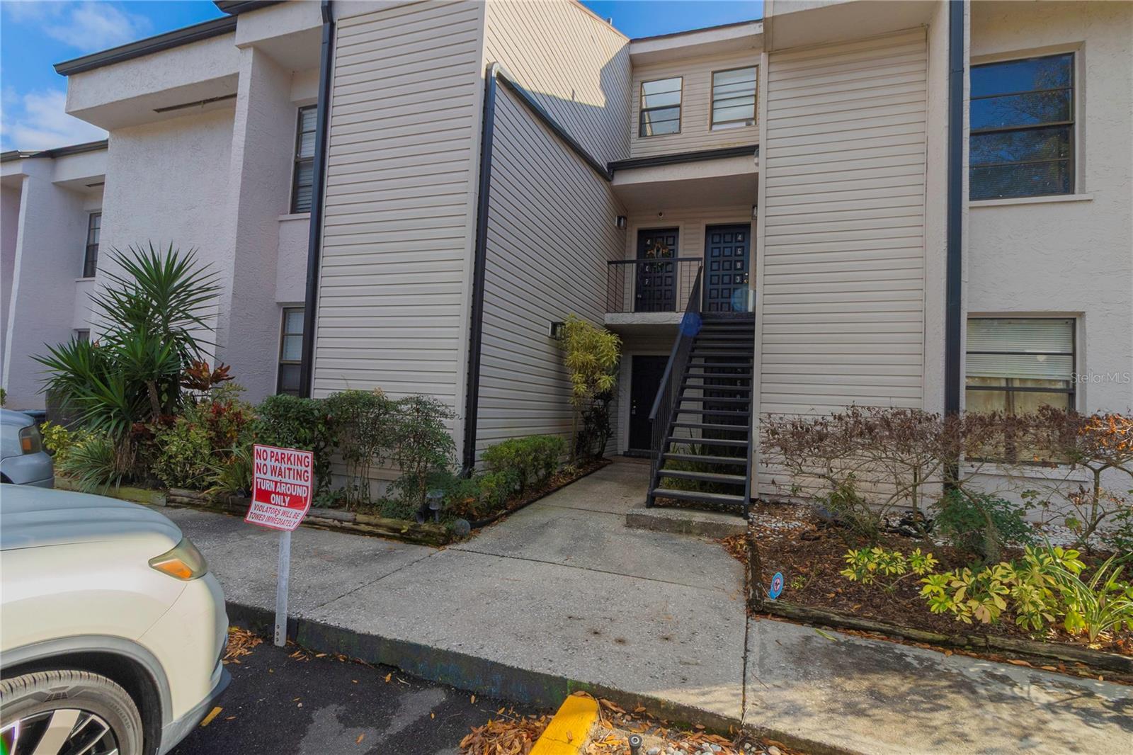 RIVER OAKS CONDO I - Residential