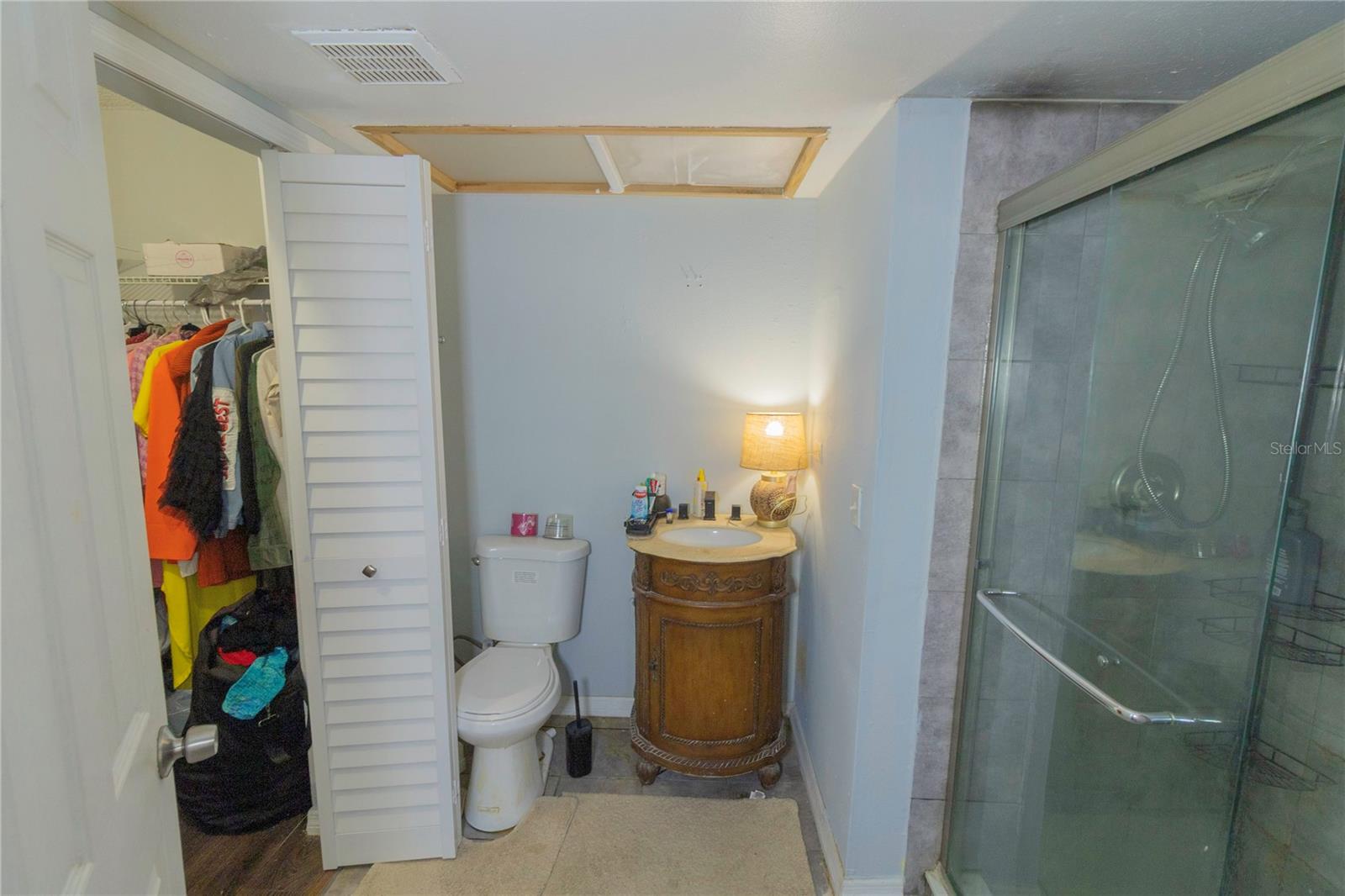 RIVER OAKS CONDO I - Residential