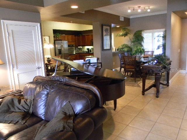 YACHT HARBOR VILLAGE CONDOS - Residential
