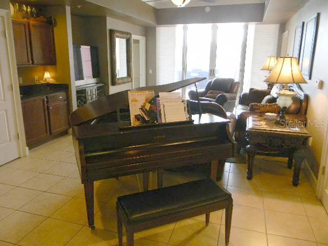 YACHT HARBOR VILLAGE CONDOS - Residential