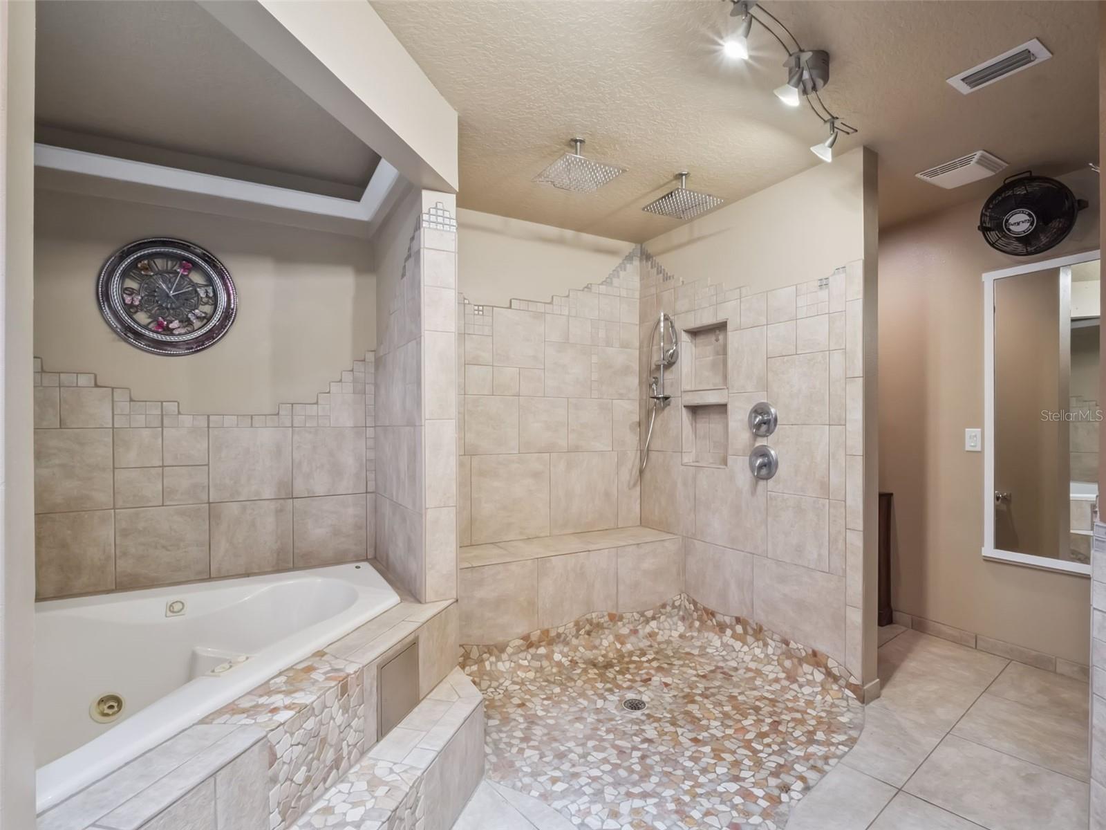 EMERALD ACRES - Residential