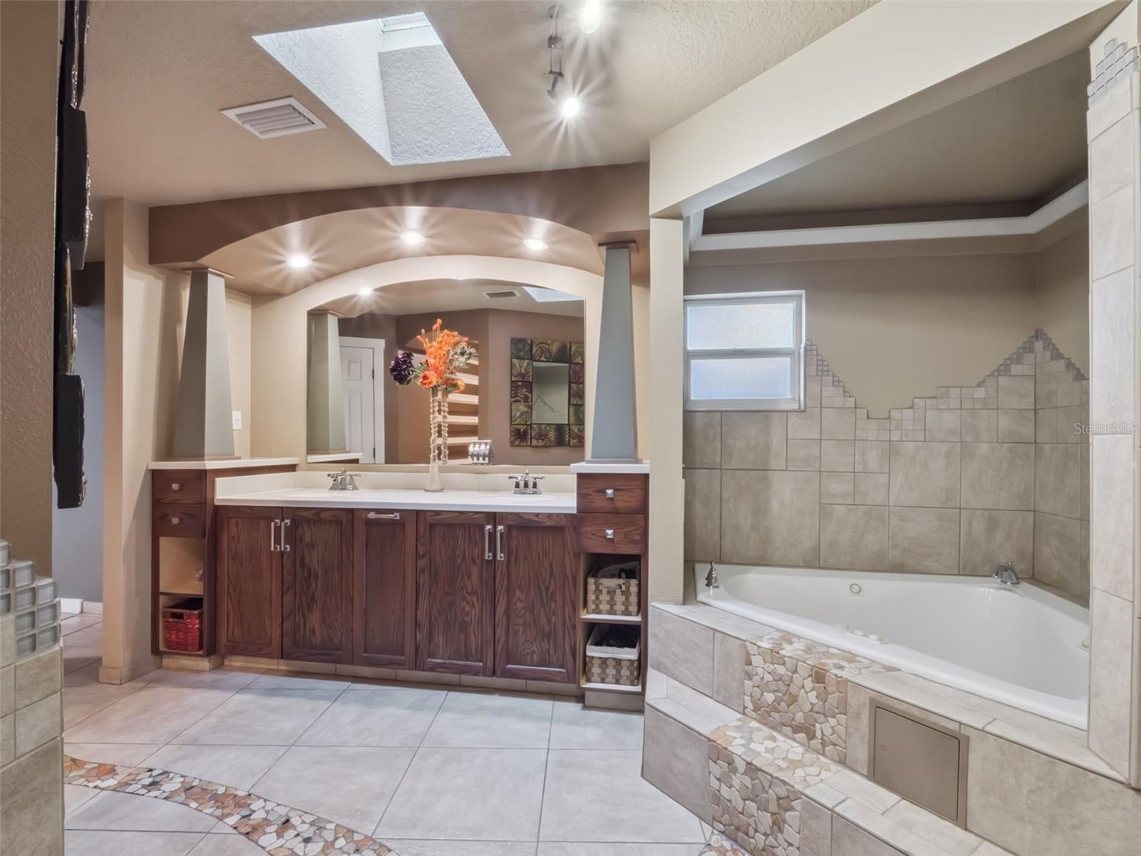 EMERALD ACRES - Residential