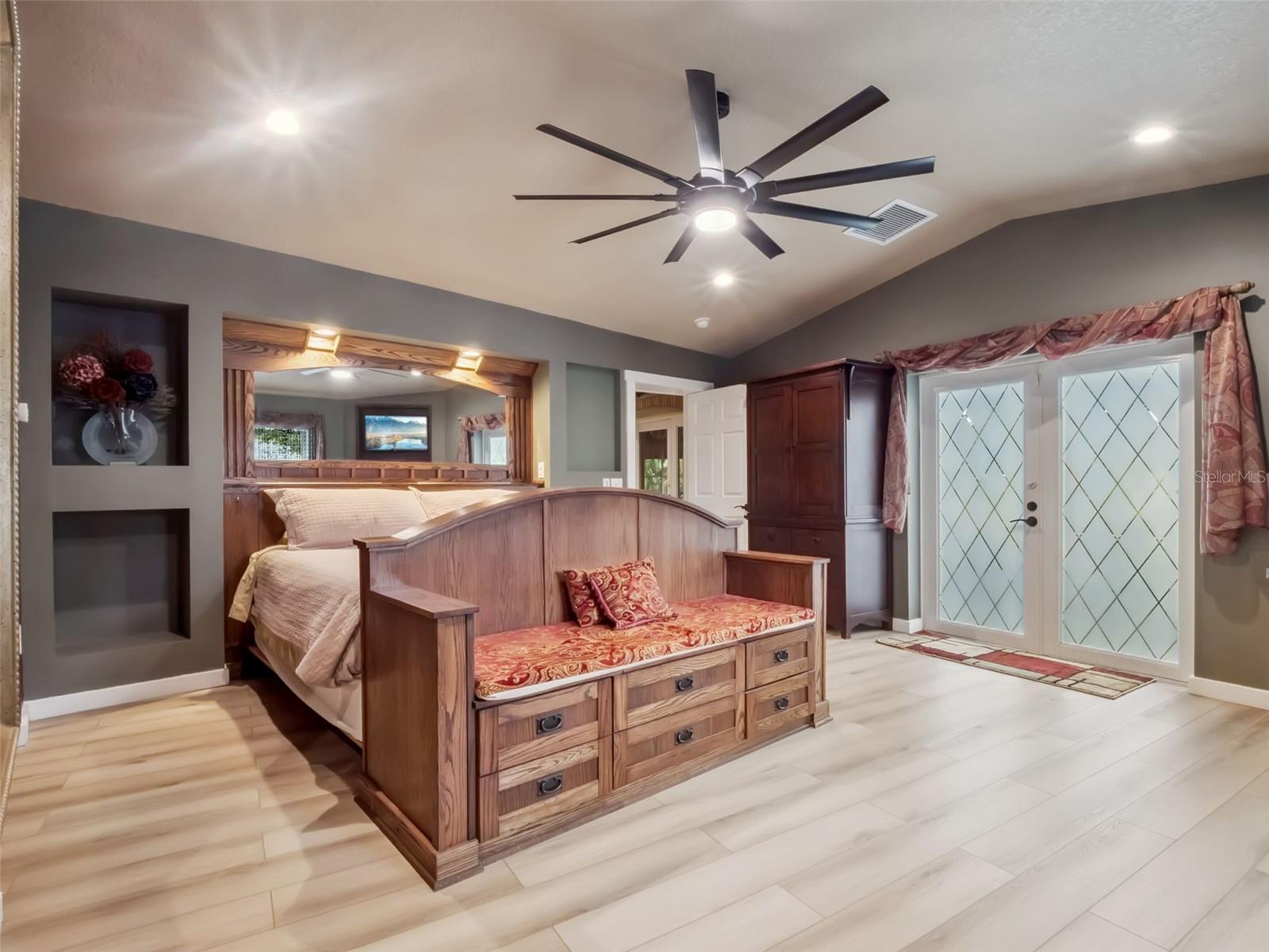 EMERALD ACRES - Residential