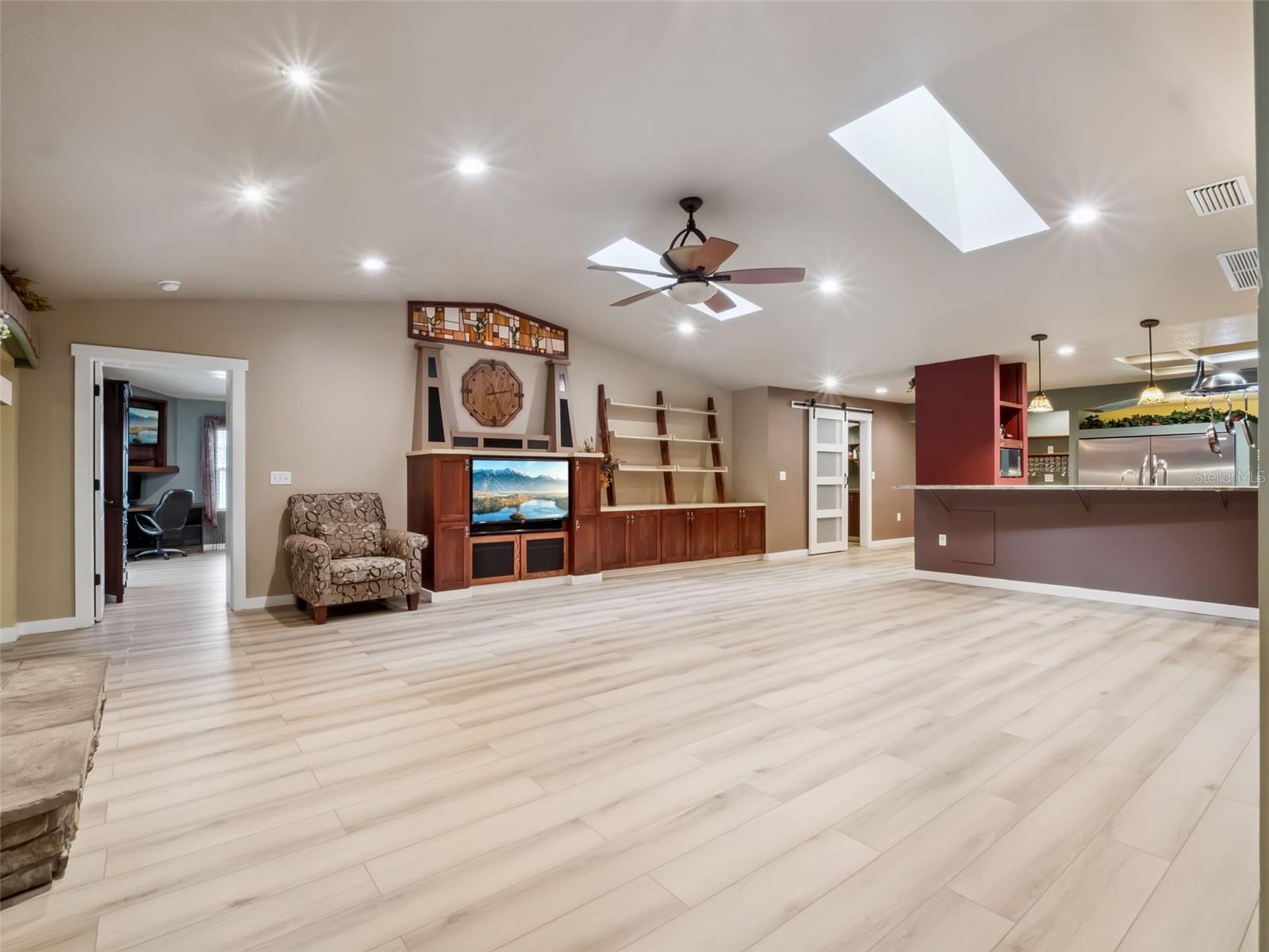 EMERALD ACRES - Residential