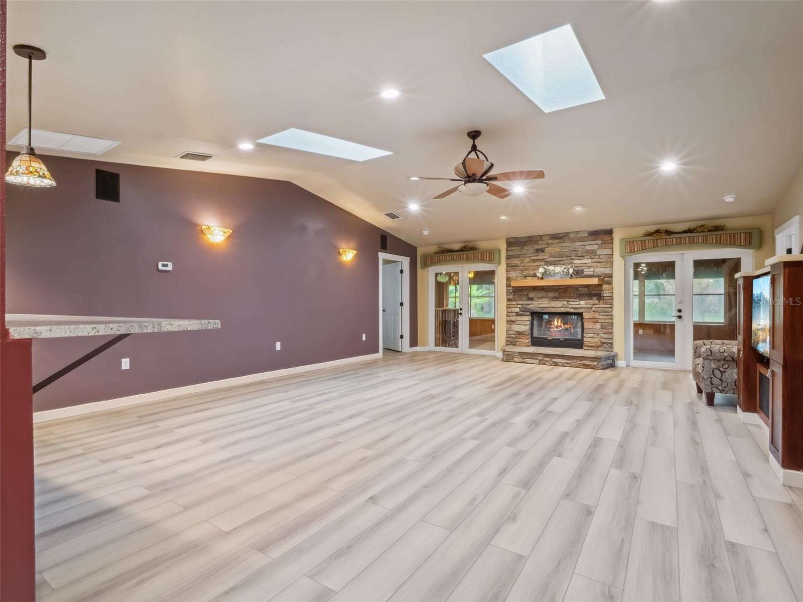EMERALD ACRES - Residential