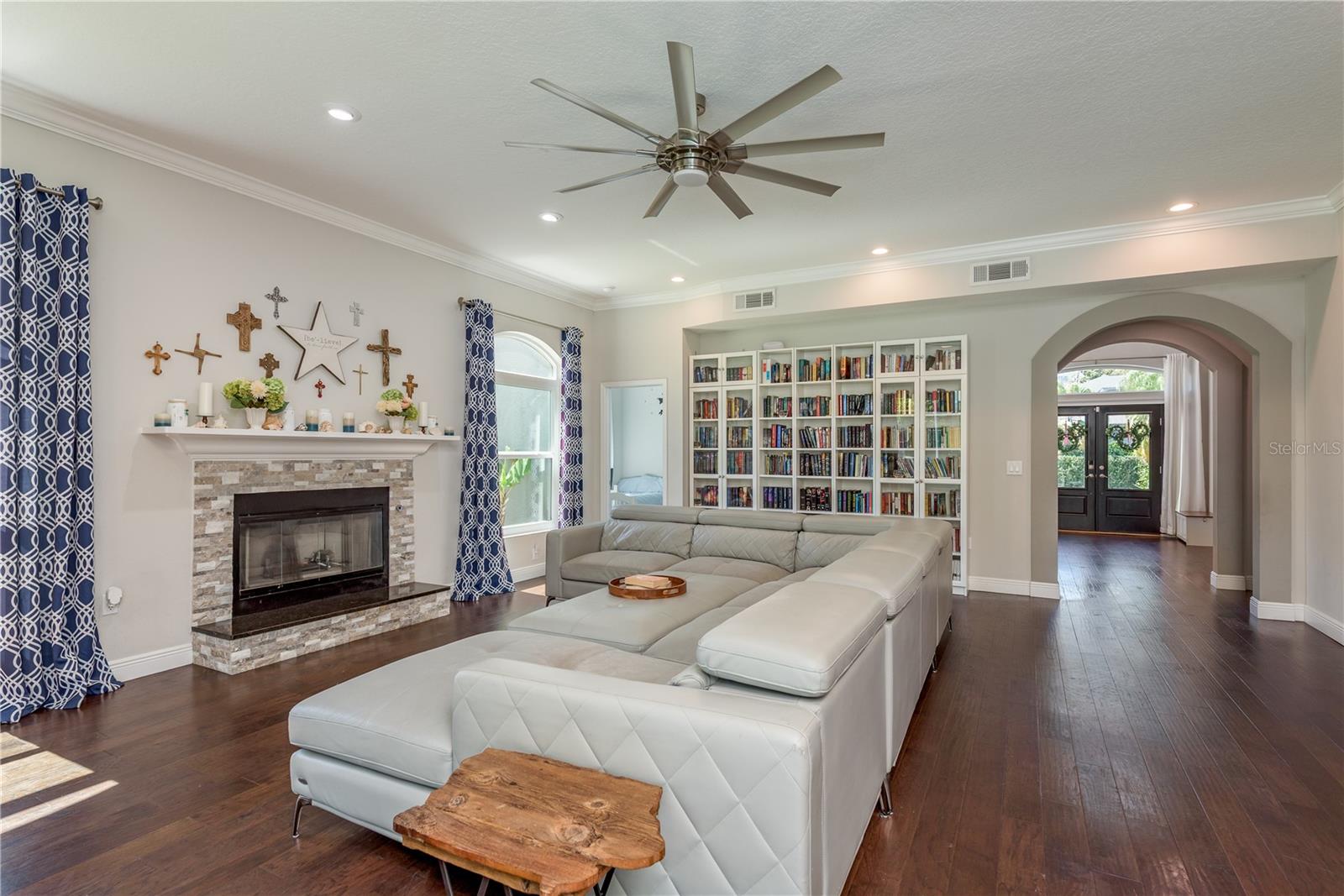 PRESIDENTS LANDING PH 3 - Residential