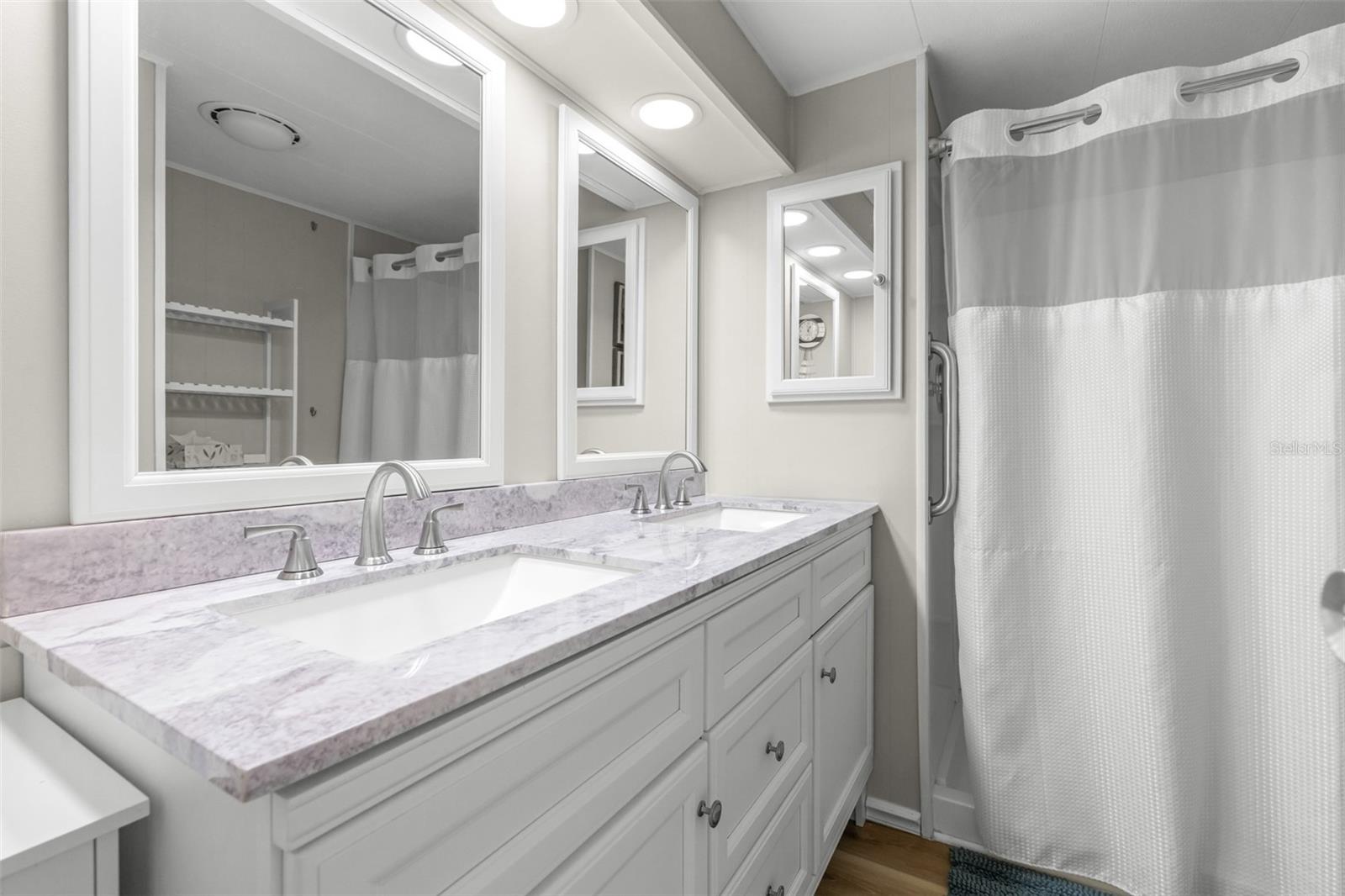 EAST COVE UNIT 01 - Residential