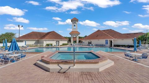 A home in LAKELAND