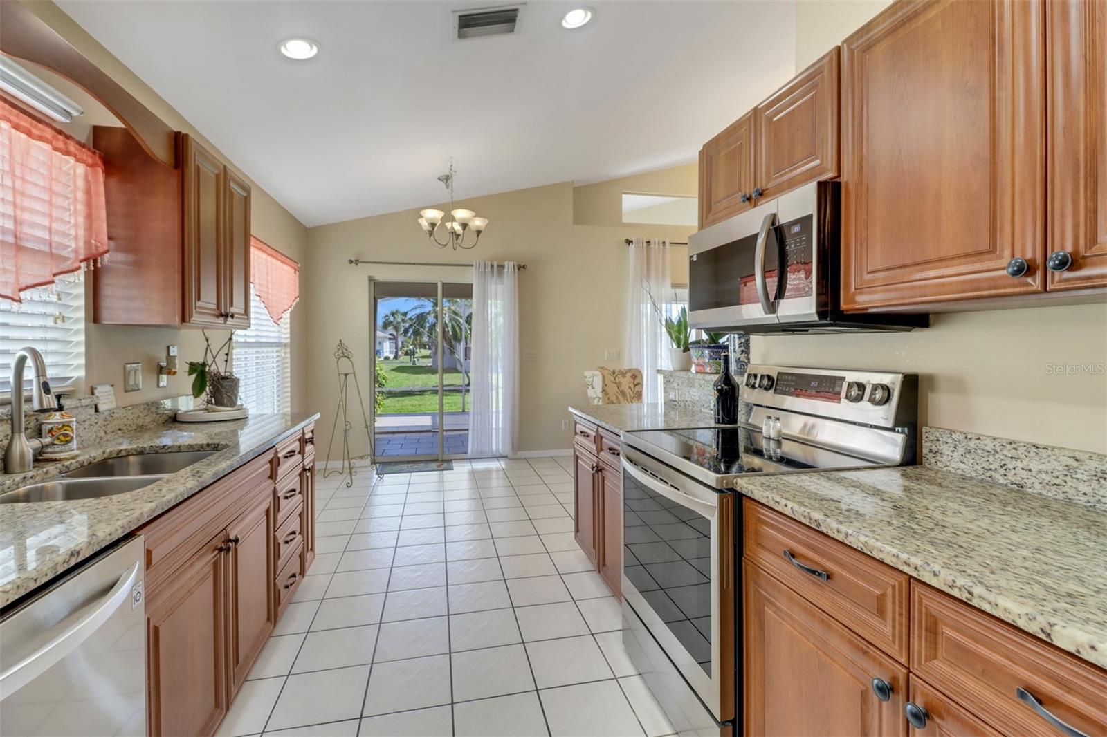 SABAL SPGS GOLF & RACQUET CLUB - Residential