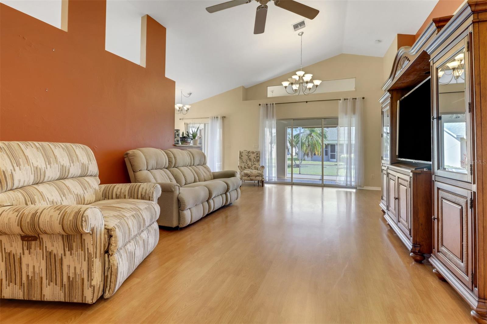 SABAL SPGS GOLF & RACQUET CLUB - Residential