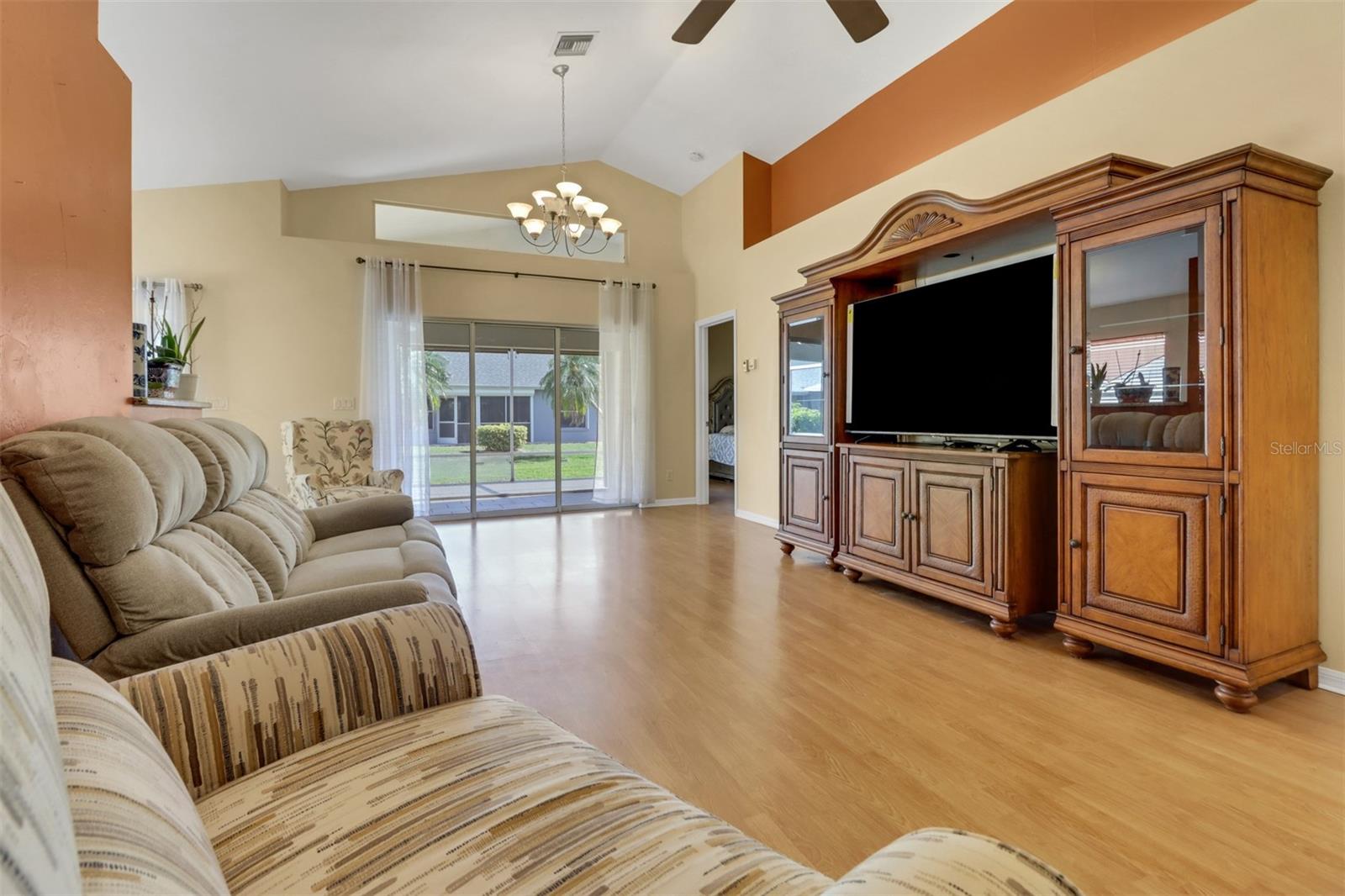 SABAL SPGS GOLF & RACQUET CLUB - Residential