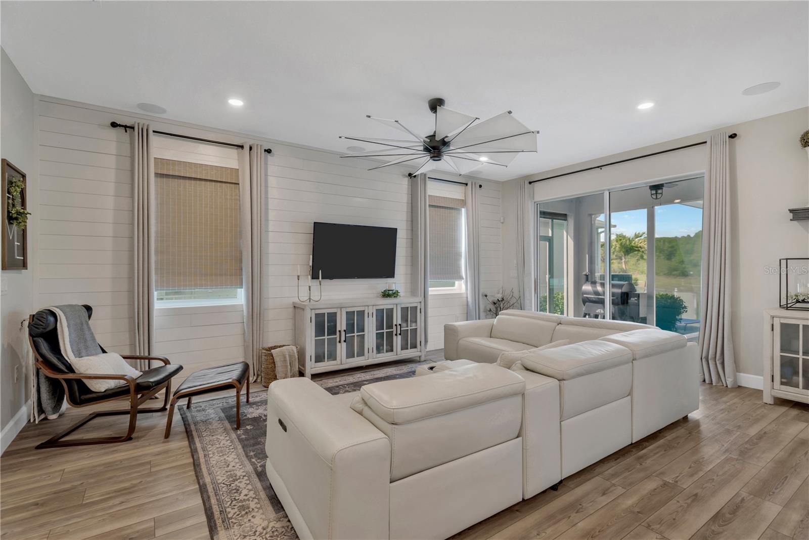 MIRABAY PRCL 8 - Residential