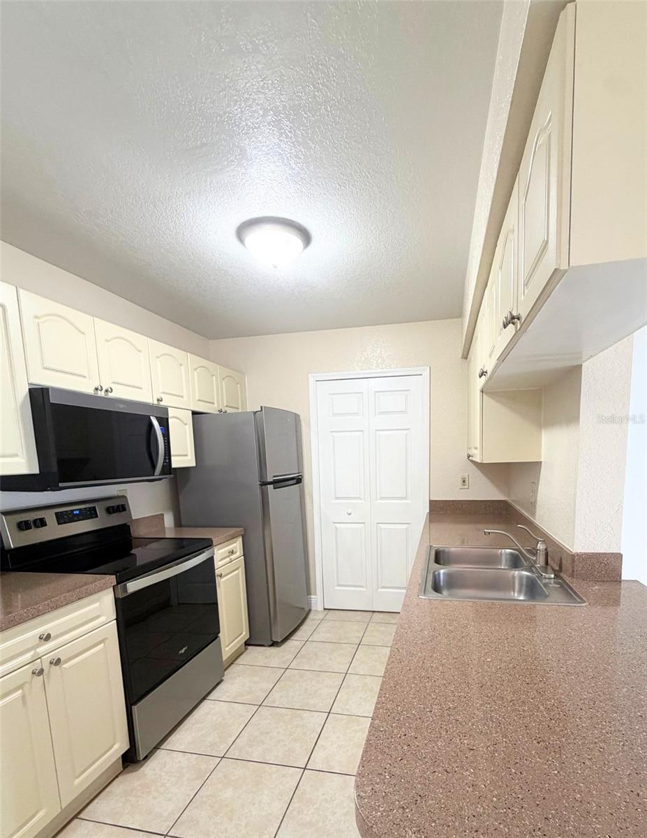 2550 N ALAFAYA TRAIL 6202