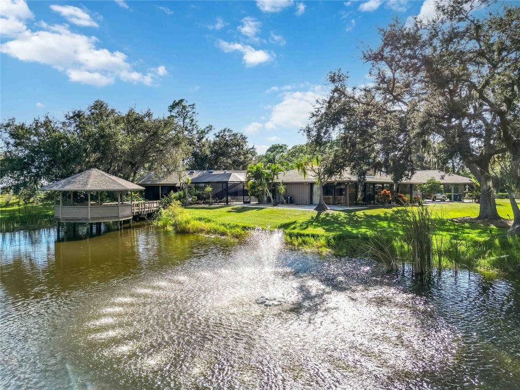 Photo of 701 Eaglenook Way, Osprey, FL 34229 (MLS # A4663832)