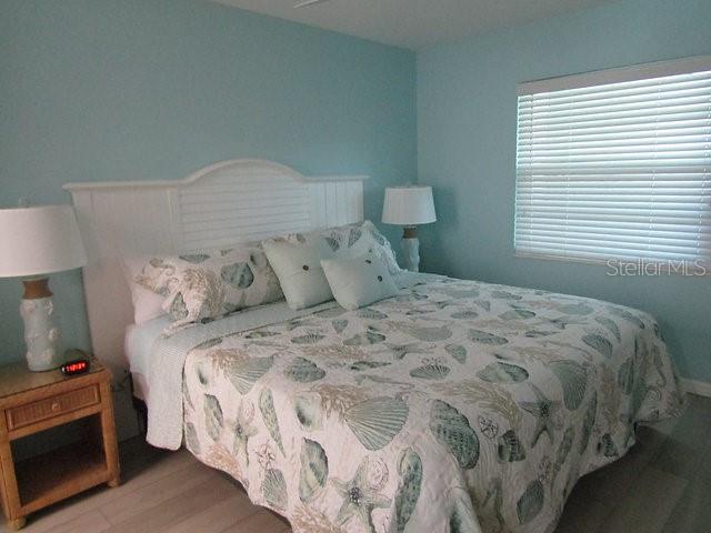 VENICE BEACH APTS SEC 1 - Residential Lease