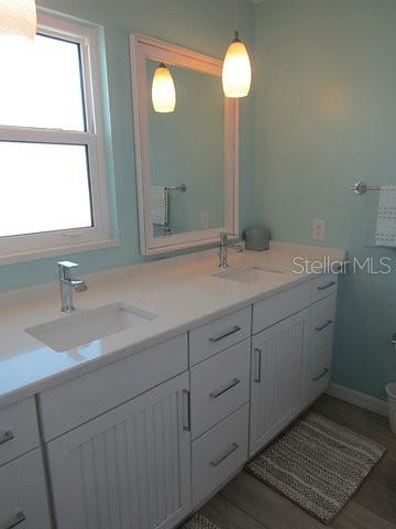 VENICE BEACH APTS SEC 1 - Residential Lease