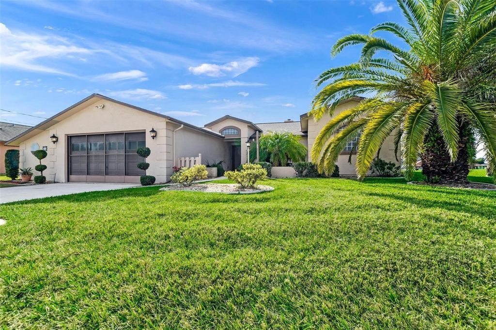 Photo of 25 Cottagegate Court, Palm Coast, FL 32137 (MLS # FC311132)