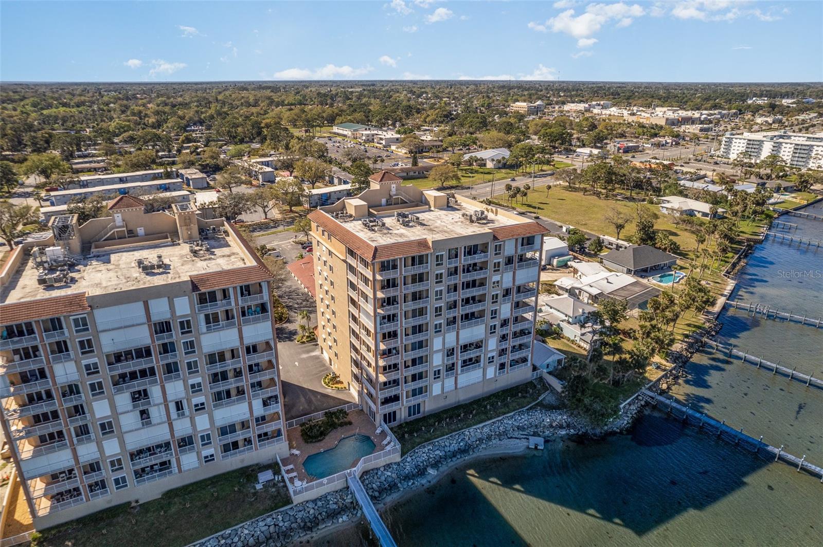 SOMERSET RIVERFRONT CONDOMINIUM - Residential