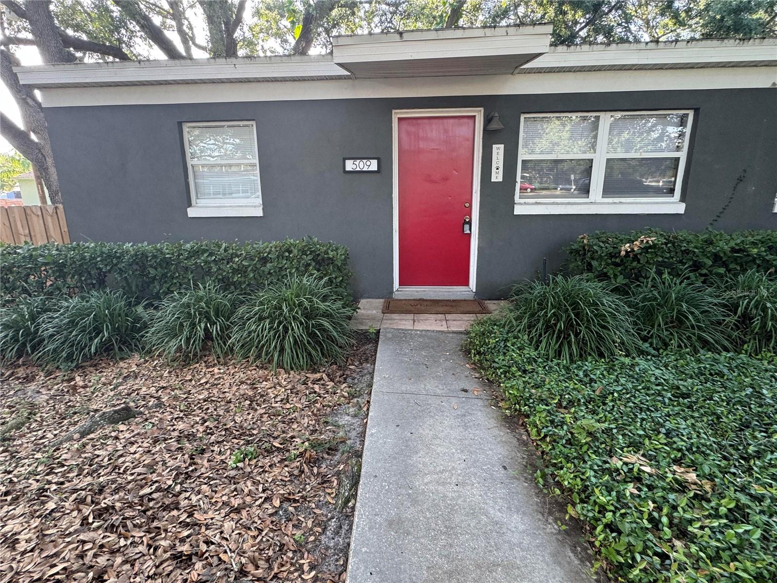 Primo location. Hip patio villas situated on a quiet oak lined street featuring fresh interior paint, plank ceramic tile flooring throughout, granite counter tops. Huge rear yard with open brick patio & two parking pads. All located within close proximity of the picturesque historic downtown Winter Garden. Wonderful cafes, restaurants, theater and the new Plant Street market and Crooked Can Brewing Company. AMAZING!! For your fitness needs pick up West Orange Trail from downtown, walk, skate, jog or bike the best Florida has. Walk downtown to the Saturday's Farmers market for your fresh produce home baked breads & more. Easy commute to major highways SR429, SR408, Florida Turnpike. Easy commute to Disney and attractions. Check out the Winter Garden events schedule always fun events happening within close proximity of your new home. Call today.