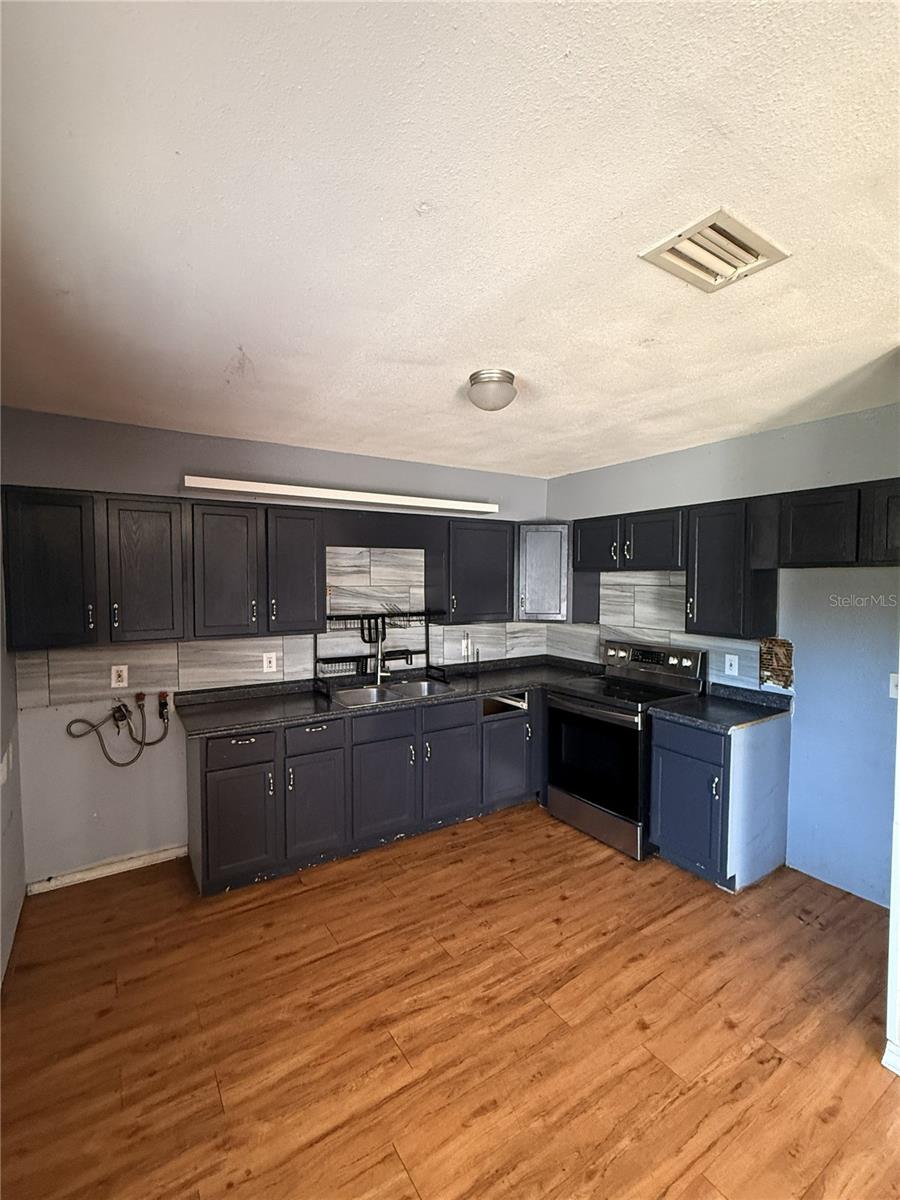 TOWN OF LAKE WALES - Residential Income