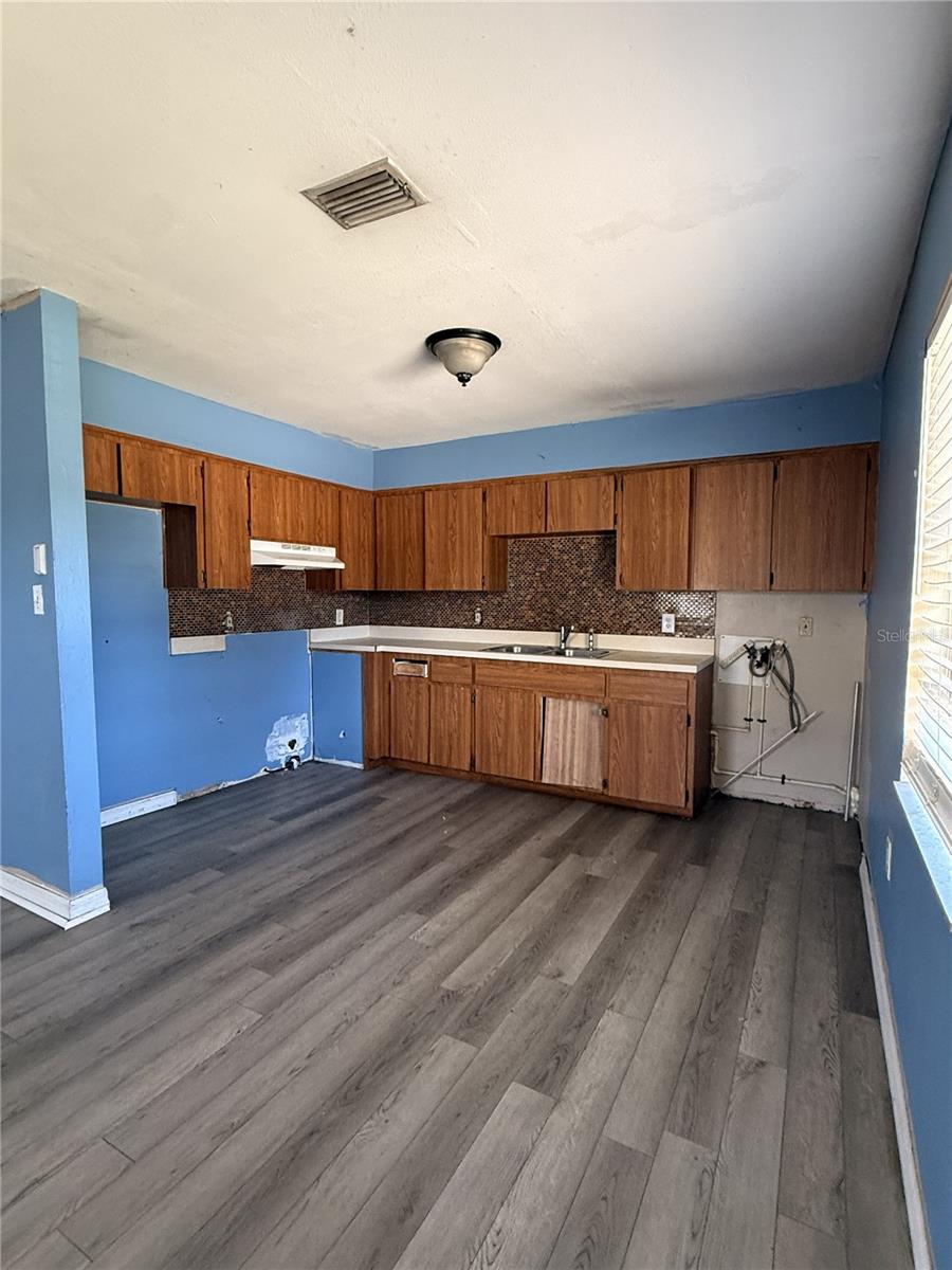 TOWN OF LAKE WALES - Residential Income