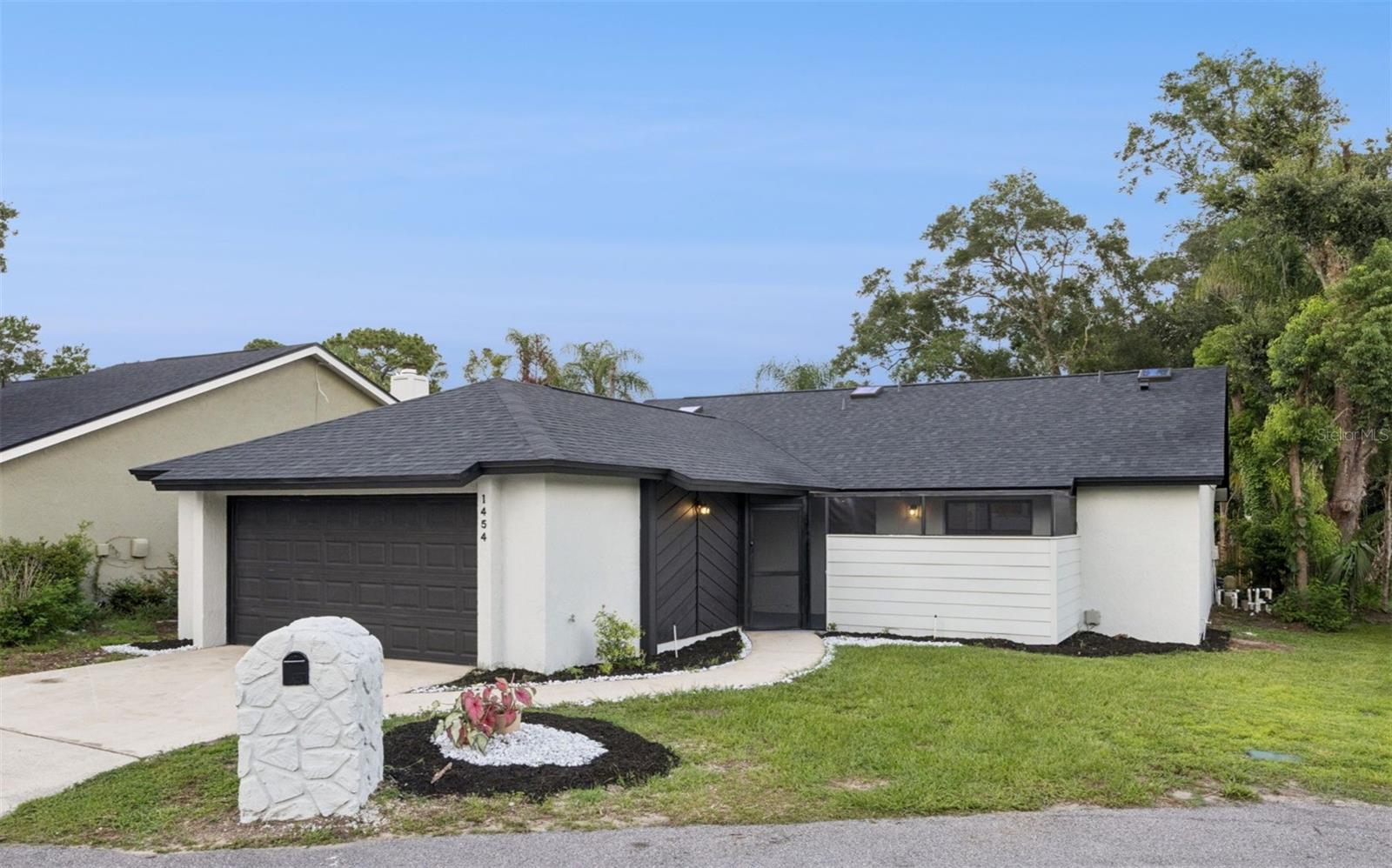 1454 KING COURT