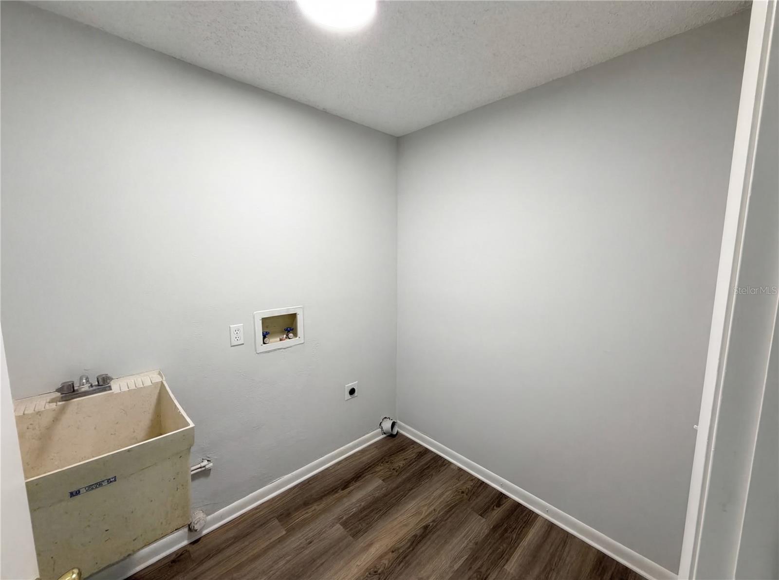 AMBERGLEN - Residential