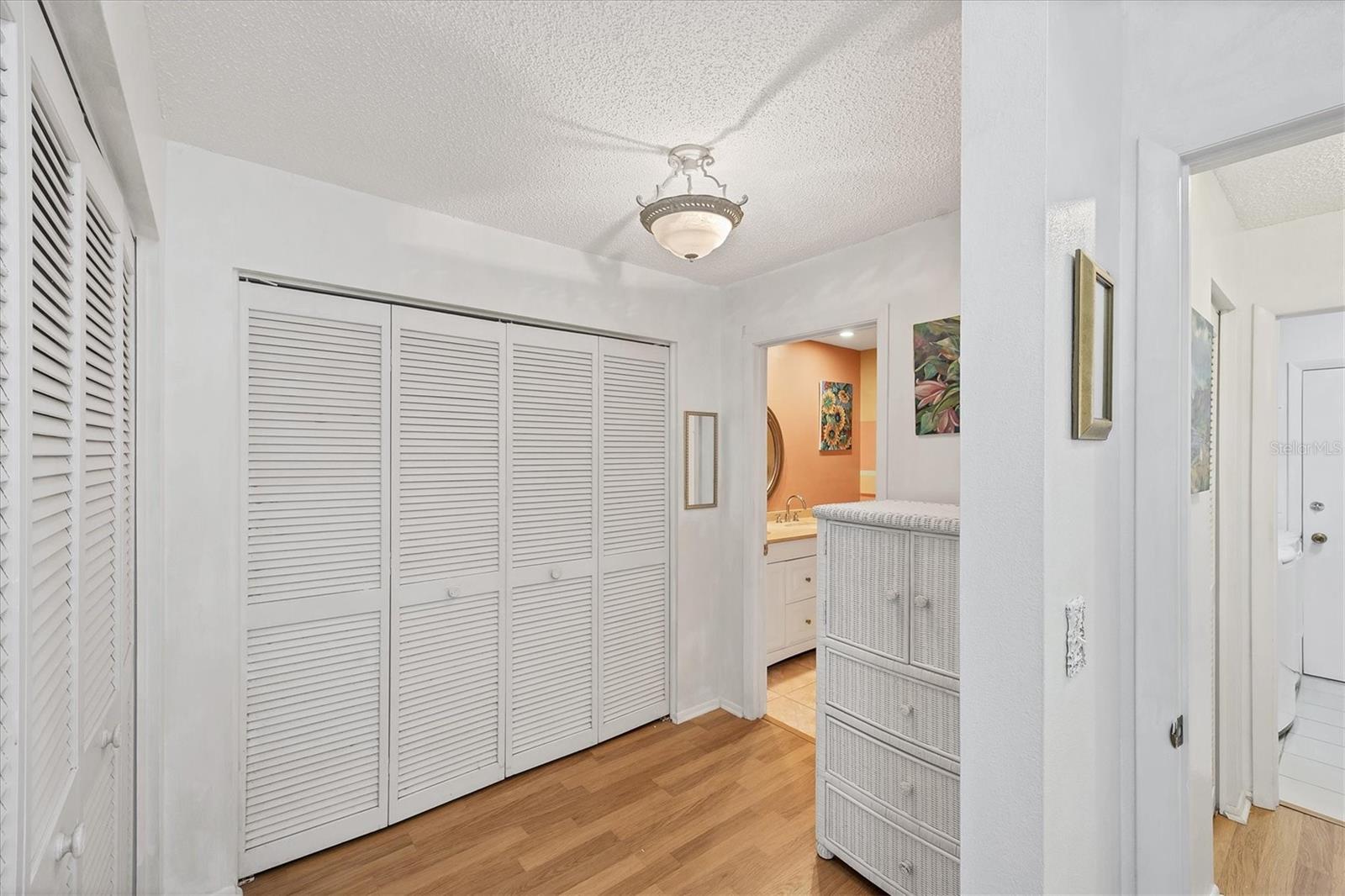 VILLAGE PLAZA SEC 4 - Residential