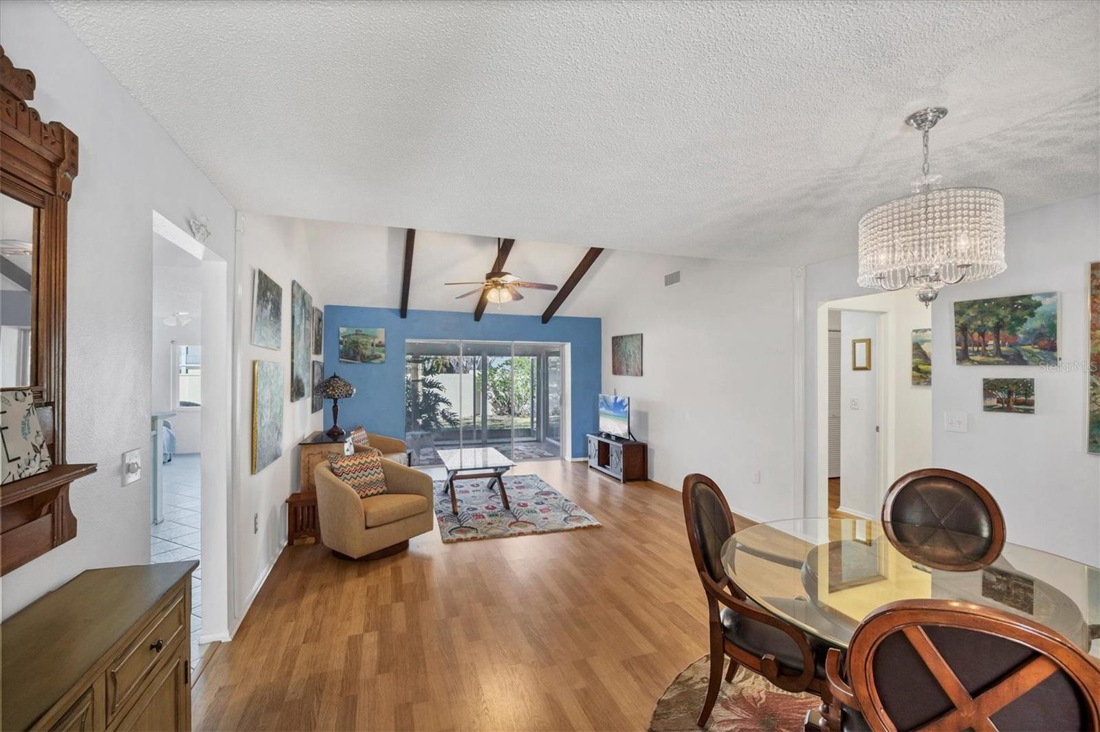 VILLAGE PLAZA SEC 4 - Residential