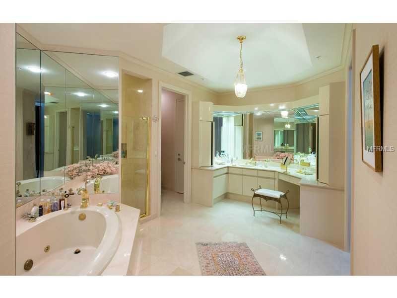 L AMBIANCE AT LONGBOAT KEY CLUB PH 2 - Residential