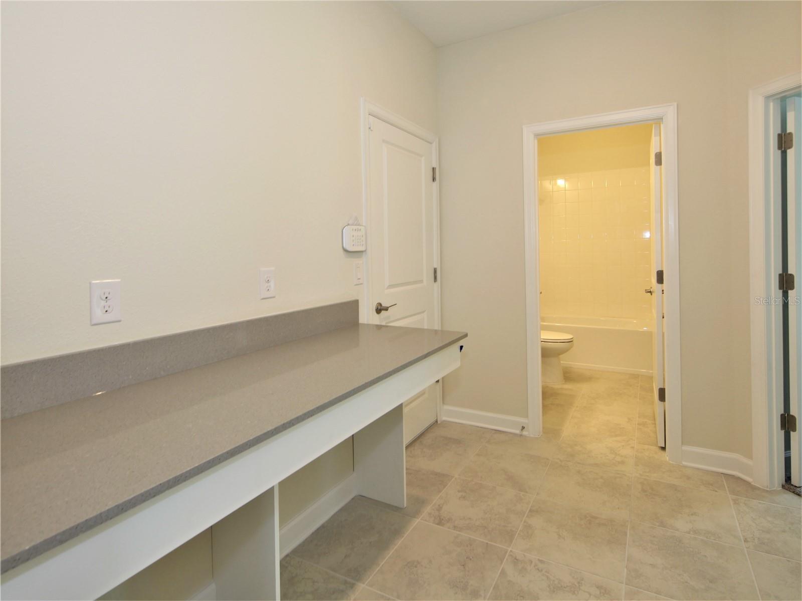 STOREY LAKE TR K - Residential Lease