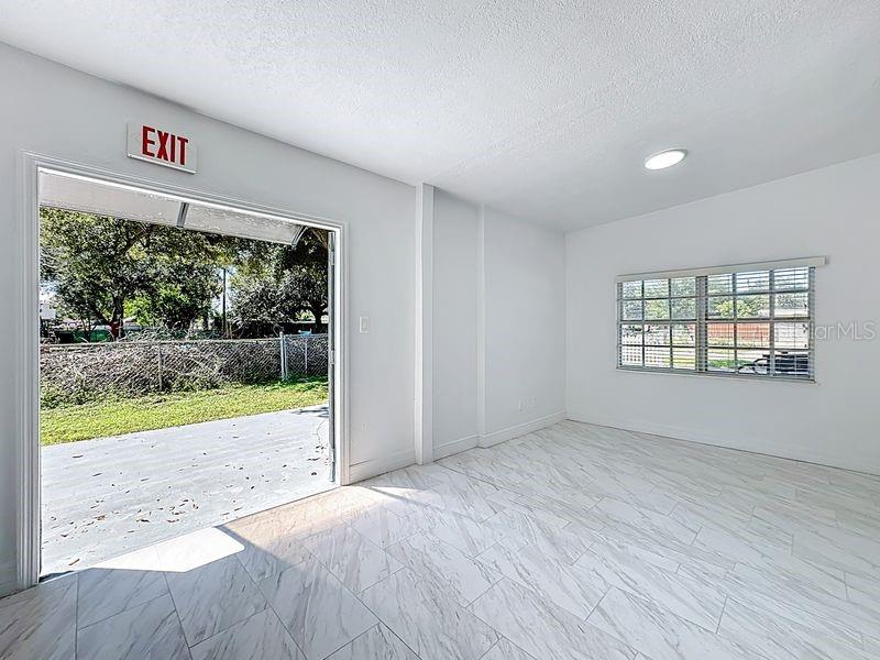 AZALEA PARK SEC 22 - Commercial Lease