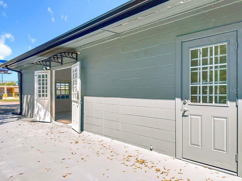 AZALEA PARK SEC 22 - Commercial Lease