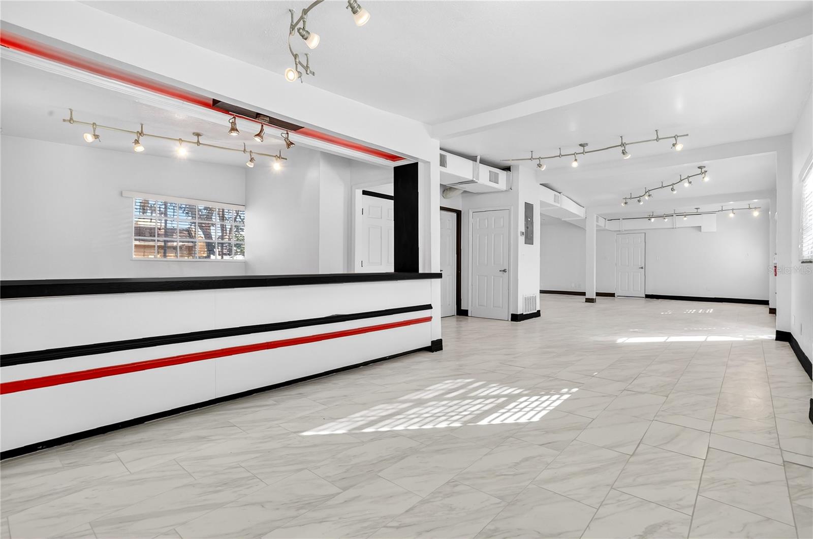 AZALEA PARK SEC 22 - Commercial Lease