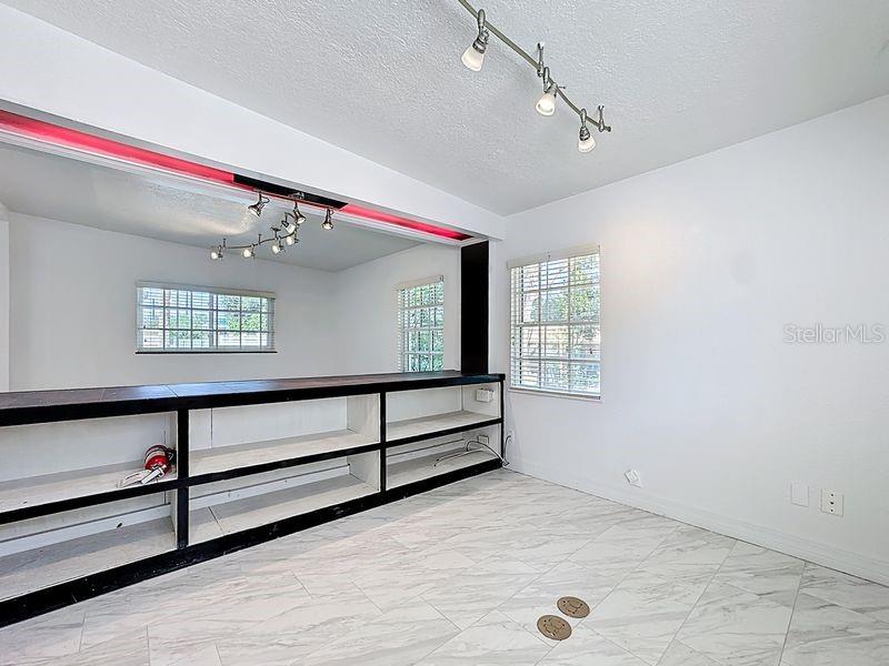 AZALEA PARK SEC 22 - Commercial Lease