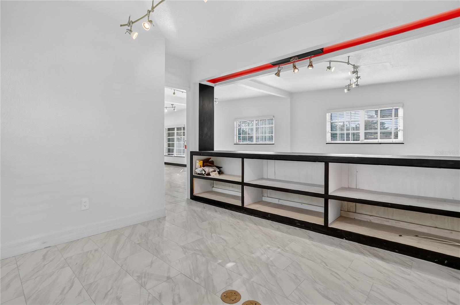 AZALEA PARK SEC 22 - Commercial Lease