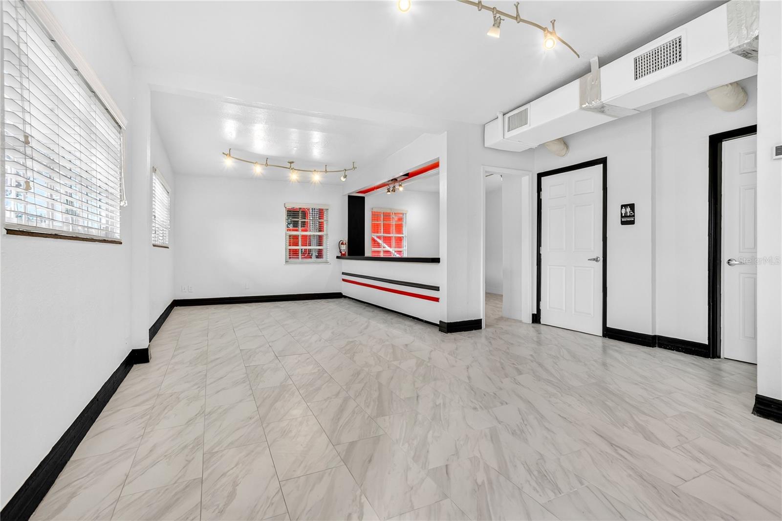 AZALEA PARK SEC 22 - Commercial Lease