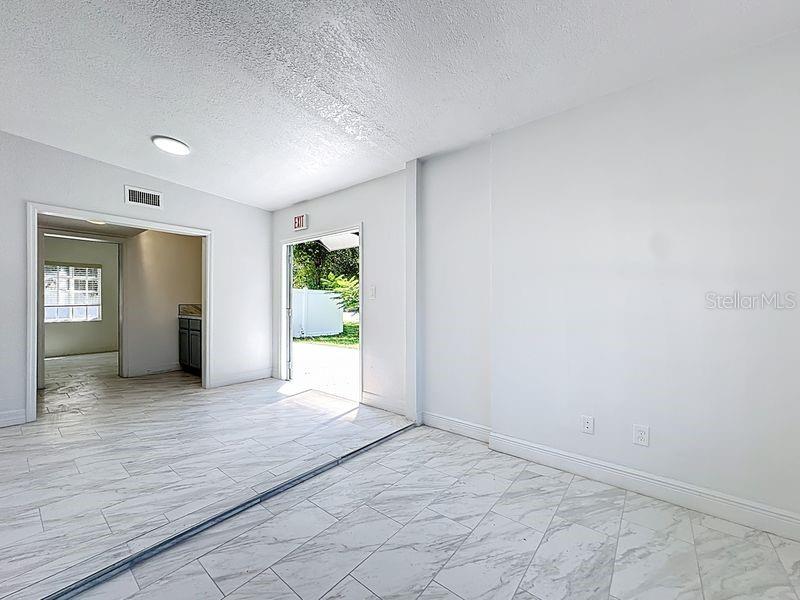 AZALEA PARK SEC 22 - Commercial Lease