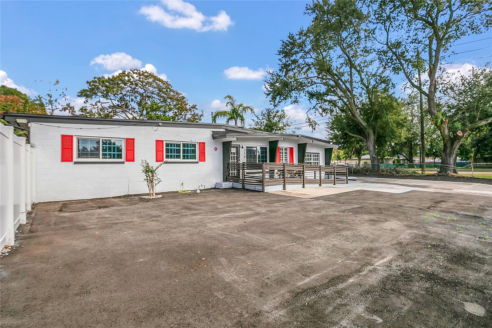 AZALEA PARK SEC 22 - Commercial Lease