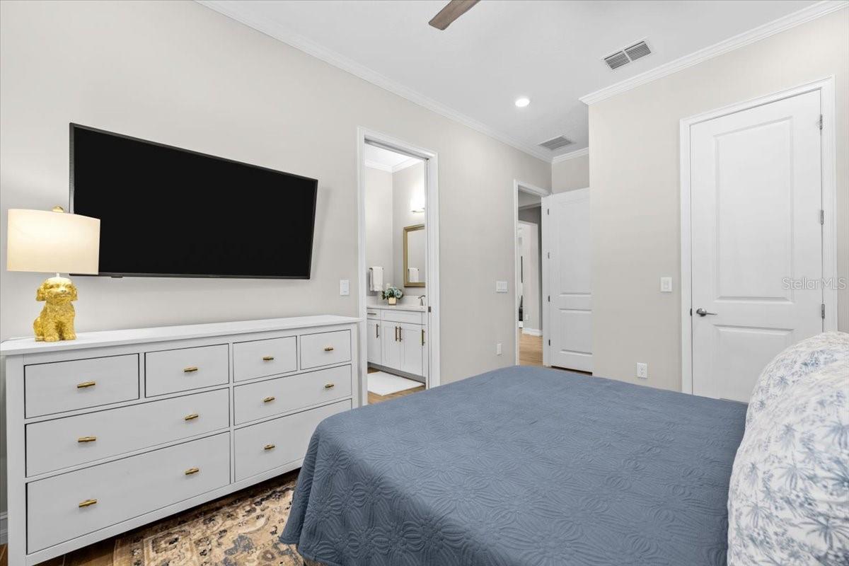 SANCTUARY COVE - Residential