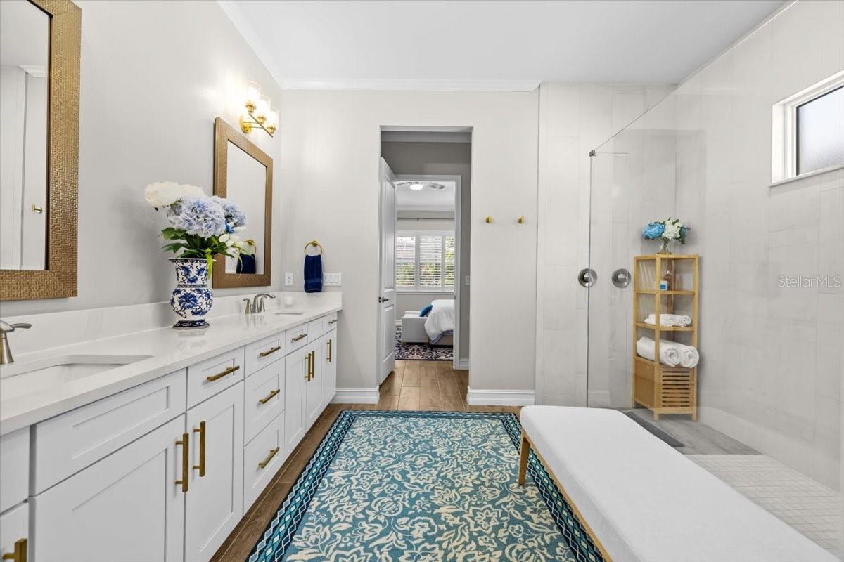 SANCTUARY COVE - Residential