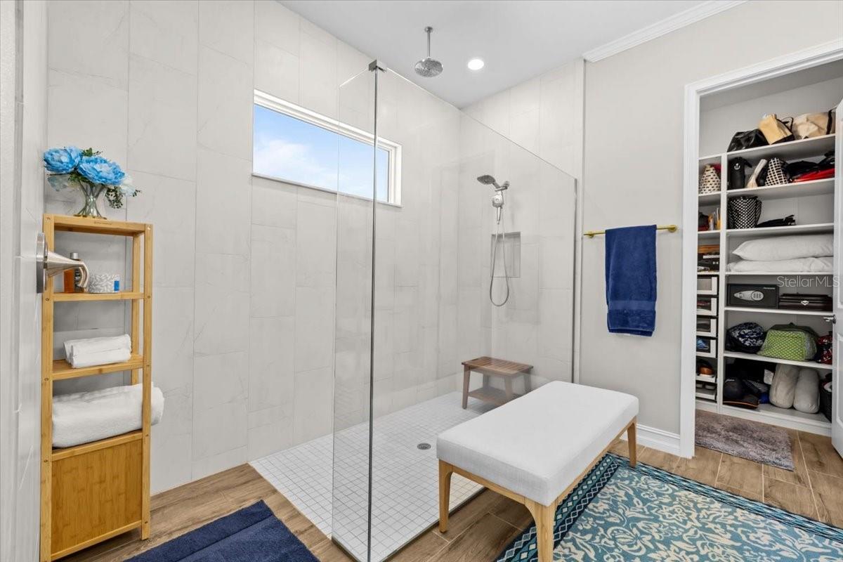 SANCTUARY COVE - Residential