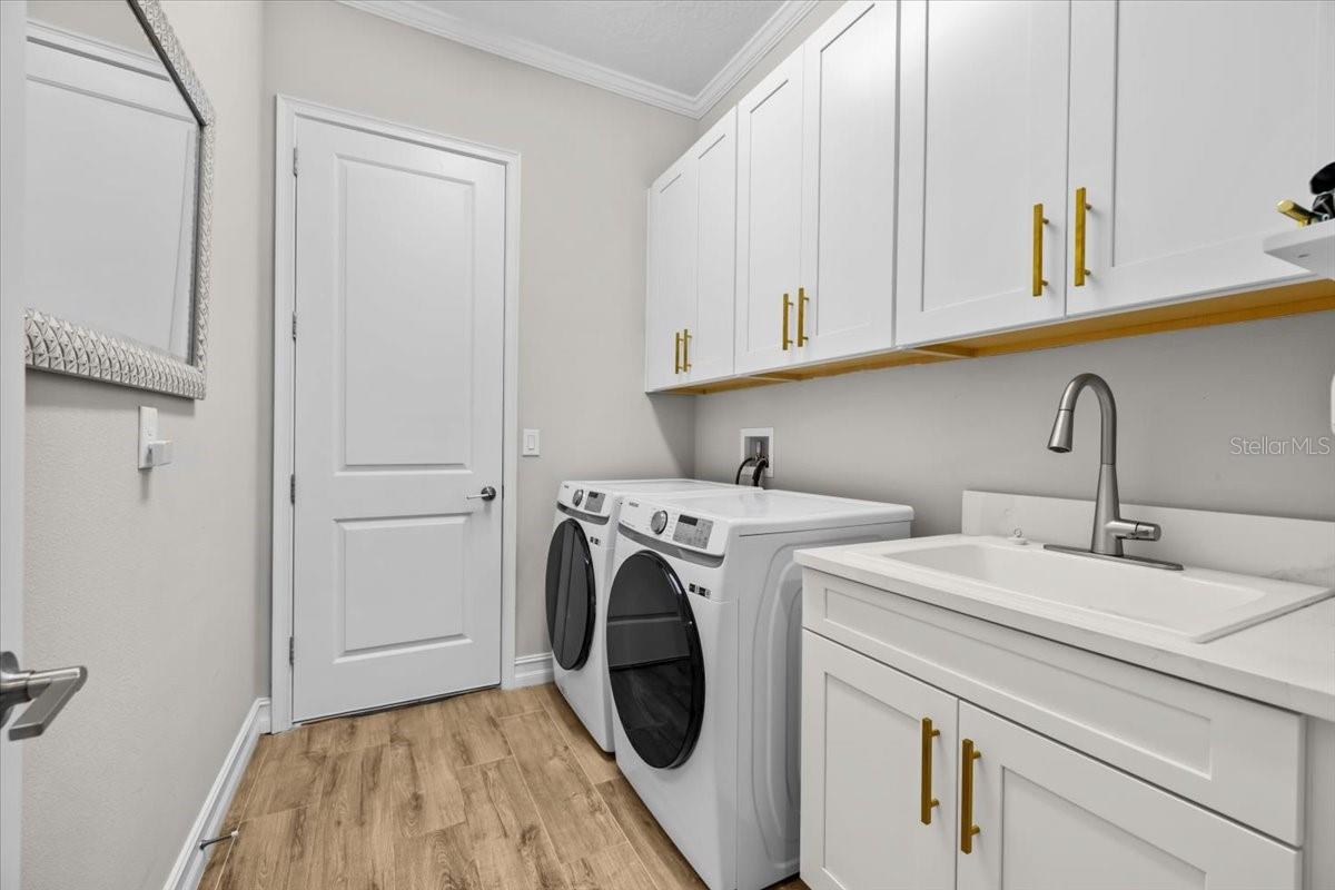 SANCTUARY COVE - Residential