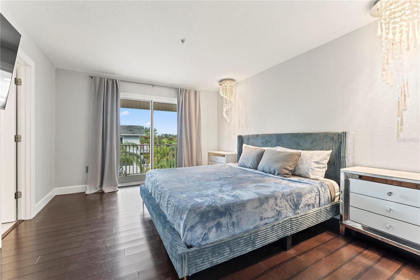 BEACH PARADISE LANDINGS CONDO - Residential